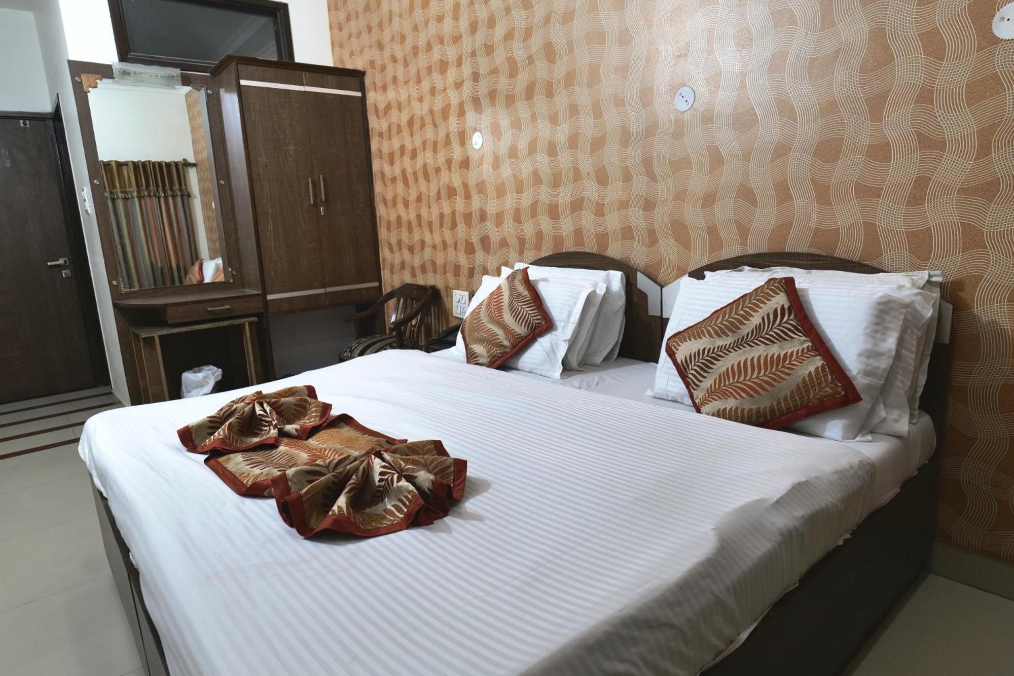 Hotel Holiday Comfort Amritsar Exterior foto