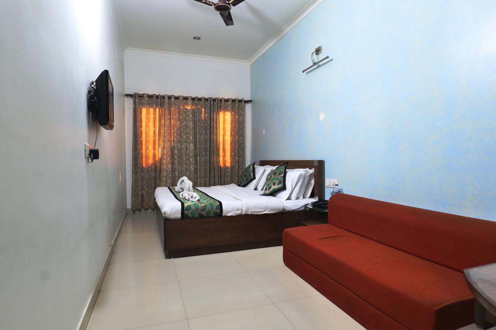 Hotel Holiday Comfort Amritsar Exterior foto